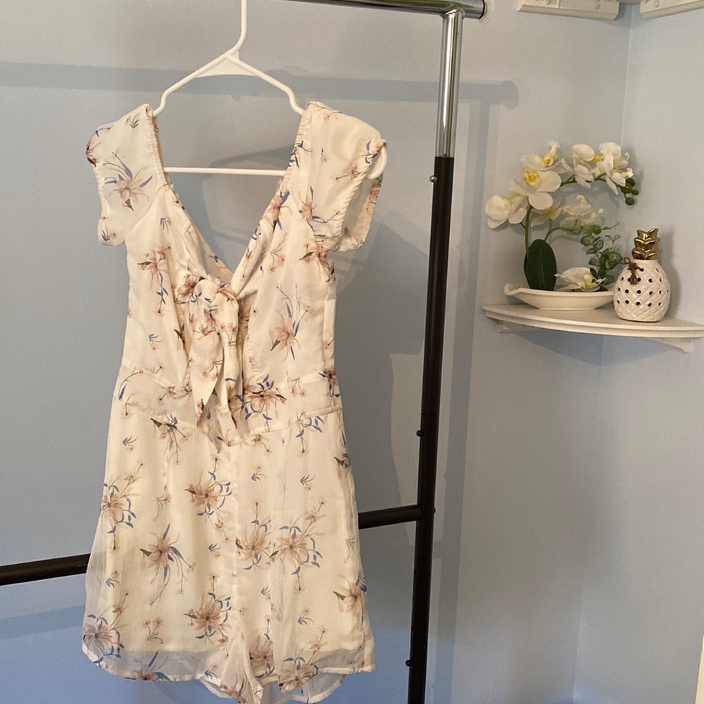 Tie front cut out detail floral romper